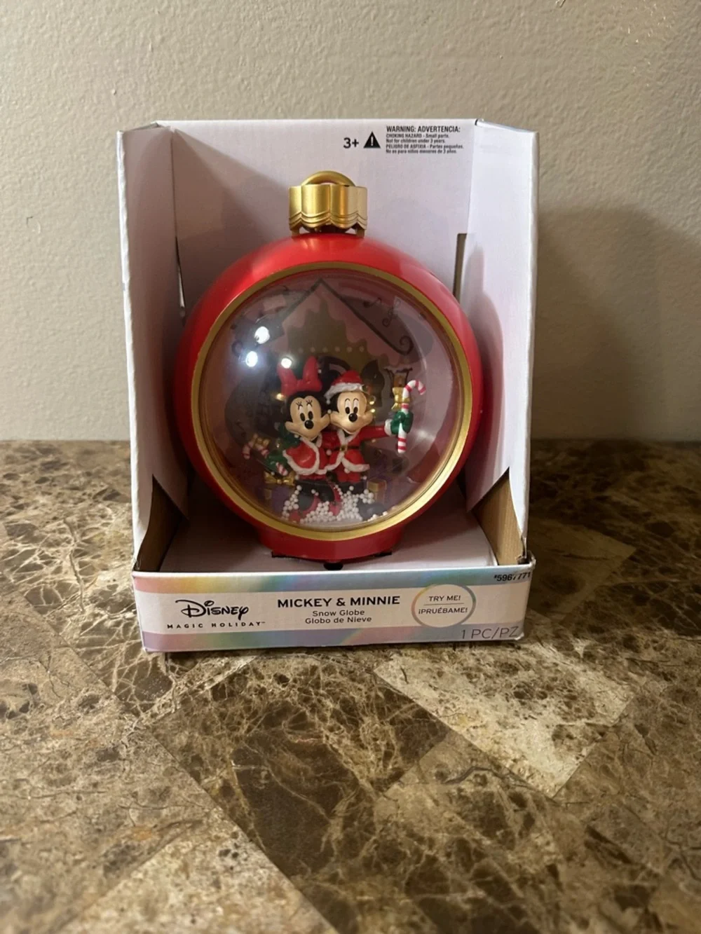Disney Magic Holiday Mickey And Minnie Mouse Snow Globe NEW - Picture 3 of 10